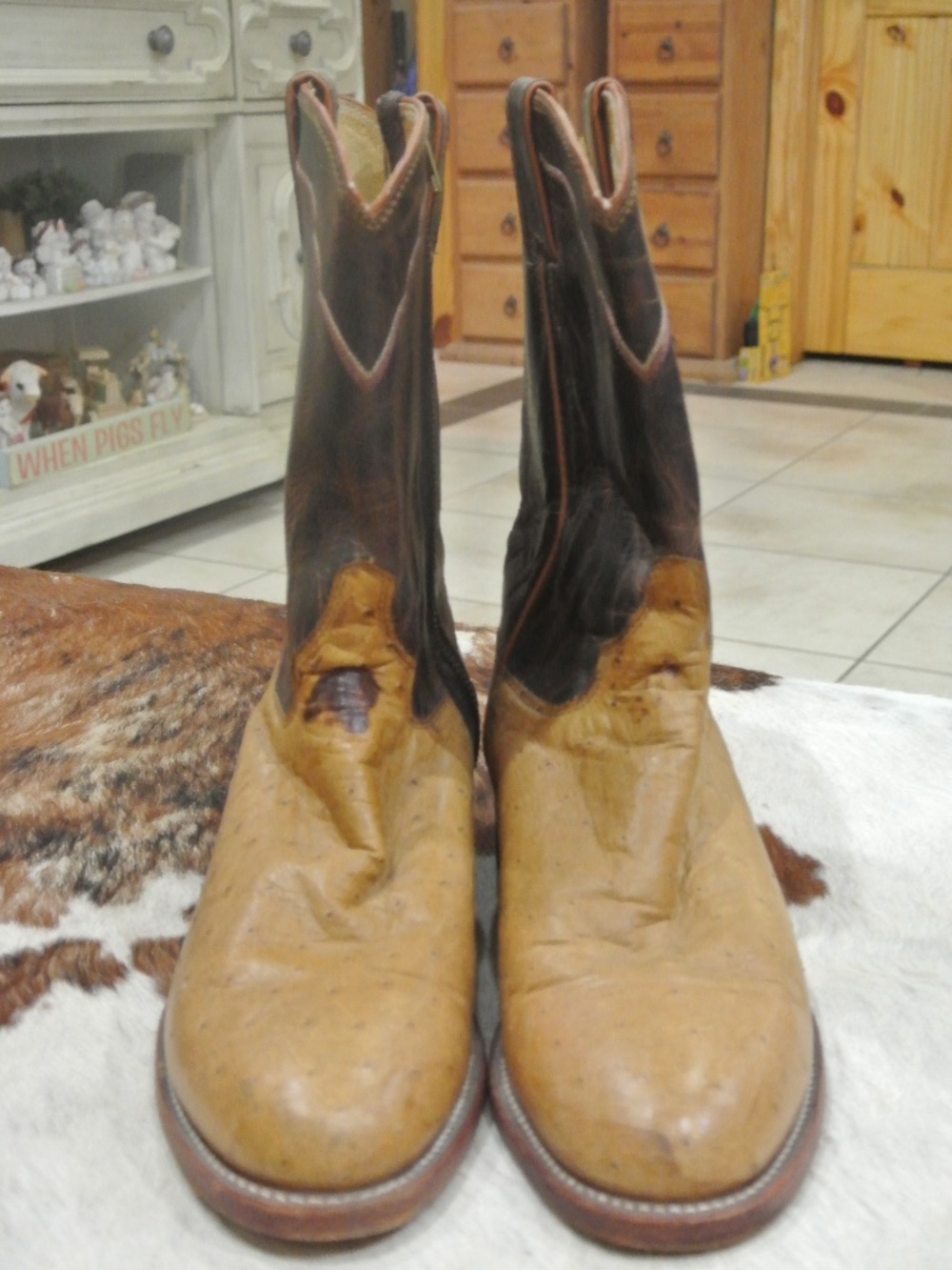 VINTAGE MENS 9 1/2 D JUSTIN OSTRICH BOOTS
